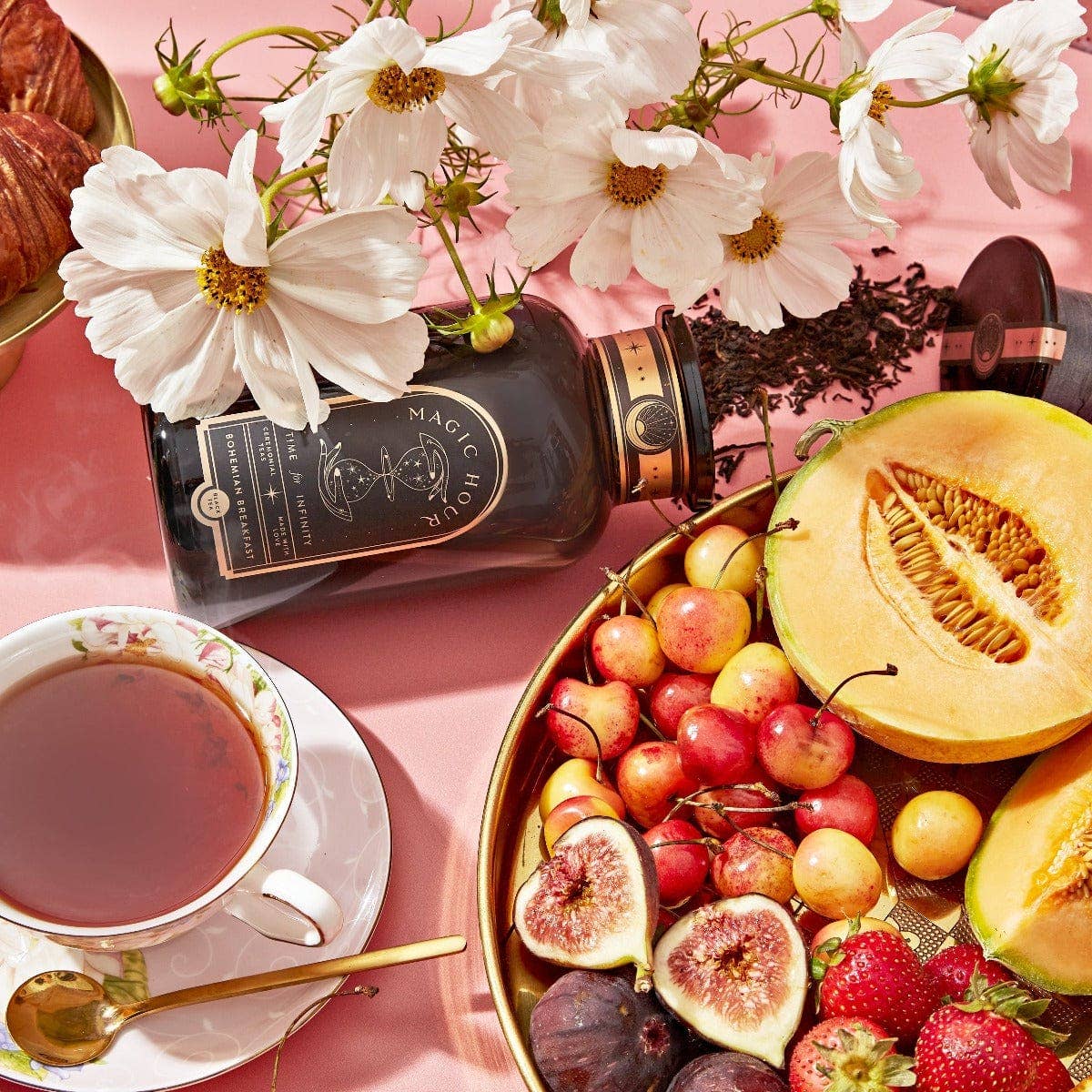 Bohemian Breakfast Black Tea- Probiotic Rich Vanilla Puerh: Violet Glass Apothecary Jar (60-75 Cups)